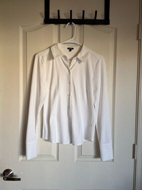 Express Women's White Long-Sleeve Button-Down Shirt